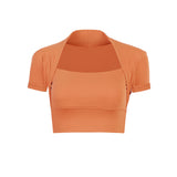 胸パッド入りのスタイリッシュなヨガTシャツ:女性用スリミング半袖フィットネストップス